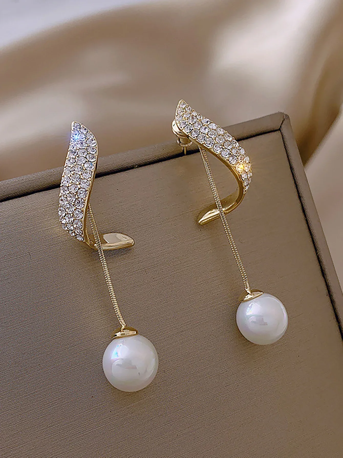 2 fashionable and gorgeous women's long diamond inlaid pearl geometric earrings, party and dinner party accessories - Image 5
